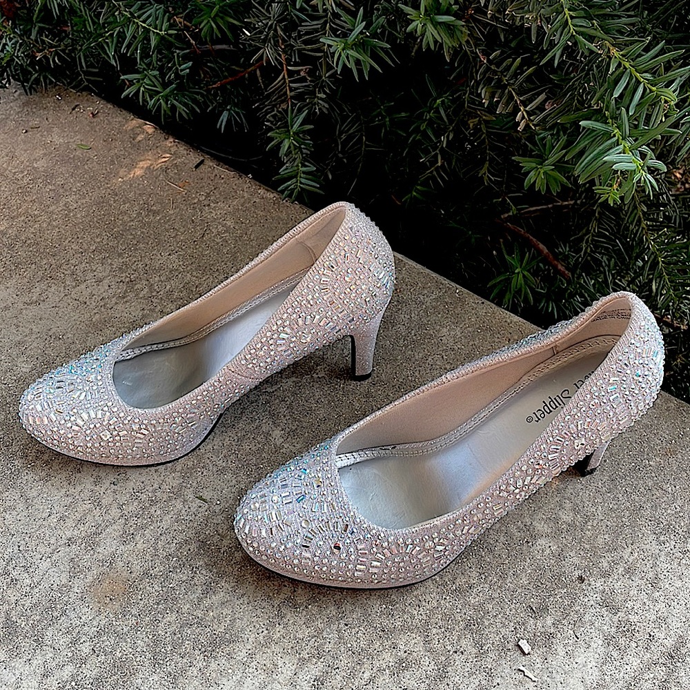 These are heels slightly worn, size 7